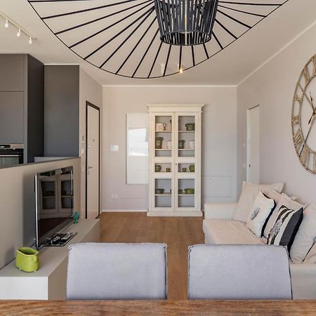 Palazzo Verdi Luxury Accomodation Бари Екстериор снимка