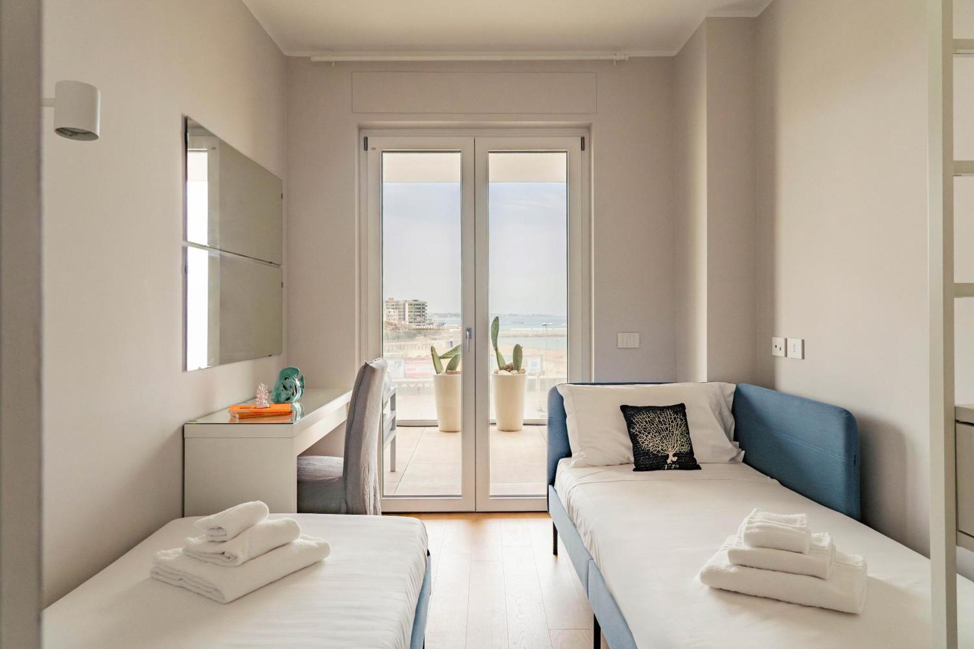 Palazzo Verdi Luxury Accomodation Бари Екстериор снимка